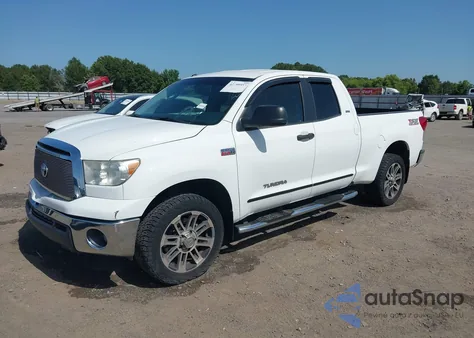 2012 Toyota Tundra Grade 5.7L V8 z USA, uszkodzony, nr VIN 5TFUW5F19CX258672